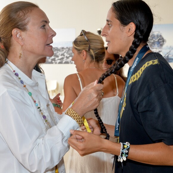 Exclusif - Carole Bouquet, Roxane Depardieu (fille de Gérard Depardieu et Karine Silla) dans l'espace VIP du Longines Paris Eiffel Jumping au Champ de Mars à Paris le 7 juillet 2019.