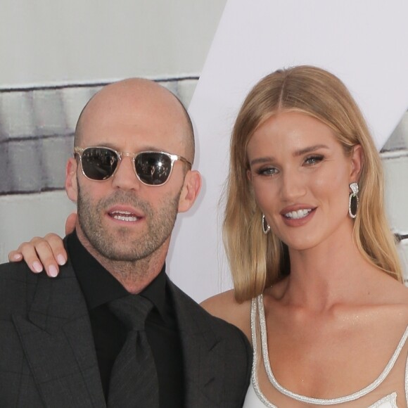 Jason Statham et sa femme Rosie Huntington-Whiteley à la première du film "Fast & Furious Hobbs & Shaw" à Los Angeles, le 13 juillet 2019.