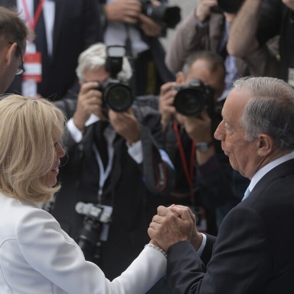 La Première dame Brigitte Macron, Angela Merkel (chancelière d'Allemagne) et son mari Joachim Sauer lors du 139ème défilé militaire du 14 Juillet sur les Champs-Elysées, le jour de la Fête Nationale. Paris, le 14 juillet 2019. © Lemouton-Gorassini-Perusseau/Bestimage