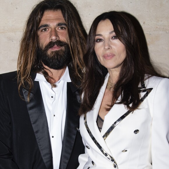 Monica Bellucci et Nicolas Lefebvre au photocall de la soirée de lancement du "Clash De Cartier" à la Conciergerie à Paris, France, le 10 avril 2019. © Pierre Perusseau/Bestimage