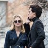 Exclusif - Cole Sprouse et sa compagne Lili Reinhart profitent d'un moment romantique sur la butte Montmartre à Paris, France, le 2 avril 2018. Le couple s'échappent du groupe (les acteurs de la série "Riverdale") pour aller se promener dans les petites ruelles de Montmartre où ils s'embrassent tendrement. Le couple prend un Uber pour renter à son hôtel.