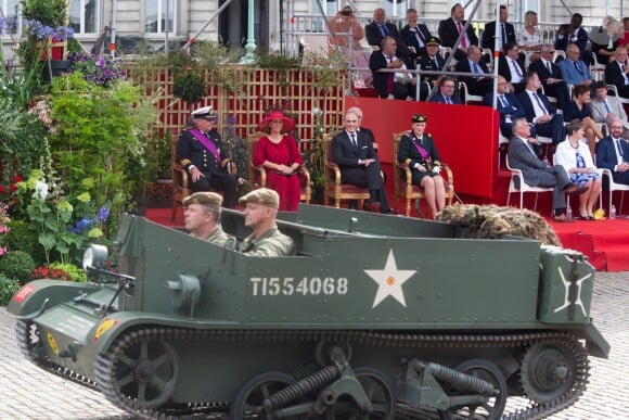 Le prince Laurent et la princesse Claire de Belgique, le prince Lorenz de Belgique et la princesse Astrid de Belgique lors du défilé de la Fête nationale belge, le 21 juillet 2019 à Bruxelles.