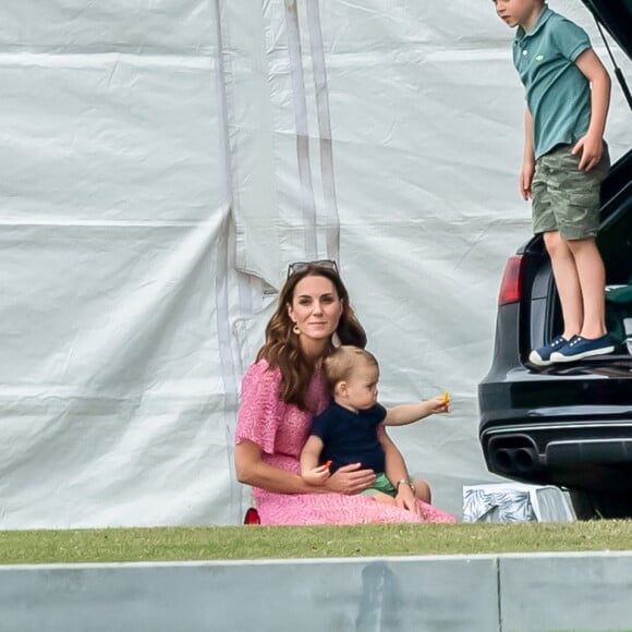 Catherine (Kate) Middleton, duchesse de Cambridge avec ses enfants, le prince George de Cambridge, la princesse Charlotte de Cambridge et le prince Louis de Cambridge lors d'un match de polo de bienfaisance King Power Royal Charity Polo Day à Wokinghan, comté de Berkshire, Royaume Uni, le 10 juillet 2019.