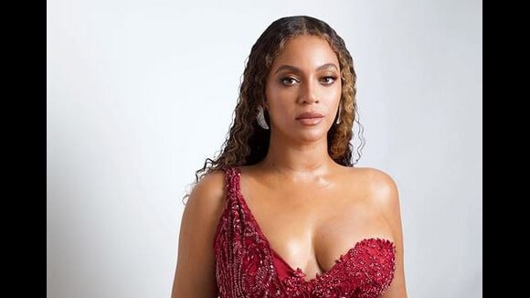 Beyoncé : Robe décolletée et fendue pour l'anniversaire de sa nièce
