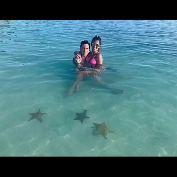 Lionel Messi et son épouse Antonela Roccuzzo en vacances à Antigua-et-Barbuda. Juillet 2019.