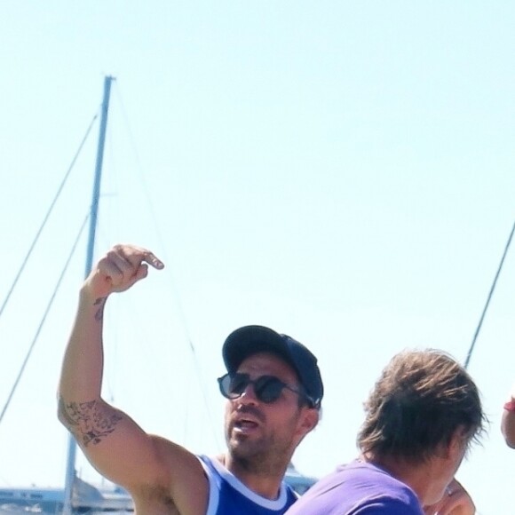 Exclusif - Lionel Messi, sa femme Antonella Roccuzzo, Luis Suarez, sa femme Daniella Semaan et Cesc Fabregas passent leurs vacances en famille à Formentera en Espagne le 29 juillet 2019.