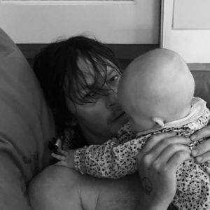 Norman Reedus et la petite fille qu'il partage avec sa compagne Diane Kruger, sur Instagram en juin 2019.