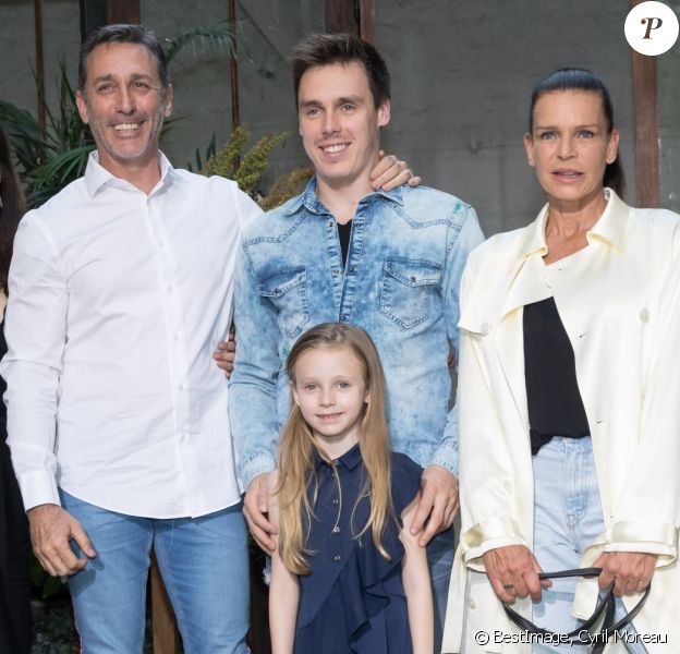 Stephanie De Monaco Et Daniel Ducruet Une Meme Famille Avec Leurs Enfants Purepeople