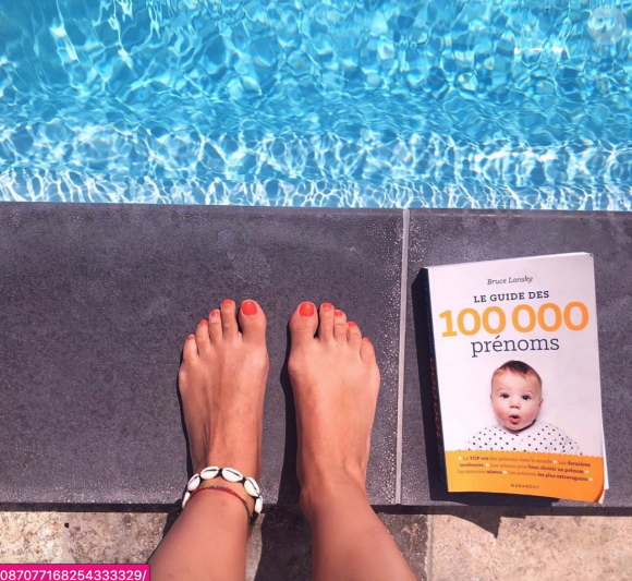 Alizée partage des photos pendant sa seconde grossesse sur Instagram (été 2019).