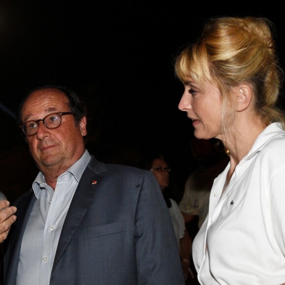 Semi-exclusif - Jean-Pierre Tuveri, maire de Saint-Tropez, sa femme Cecilia, François Hollande et sa compagne Julie Gayet lors de la première édition de l'INDIE FEST à la citadelle de Saint-Tropez, Côte d'Azur, France, le 11 août 2019.