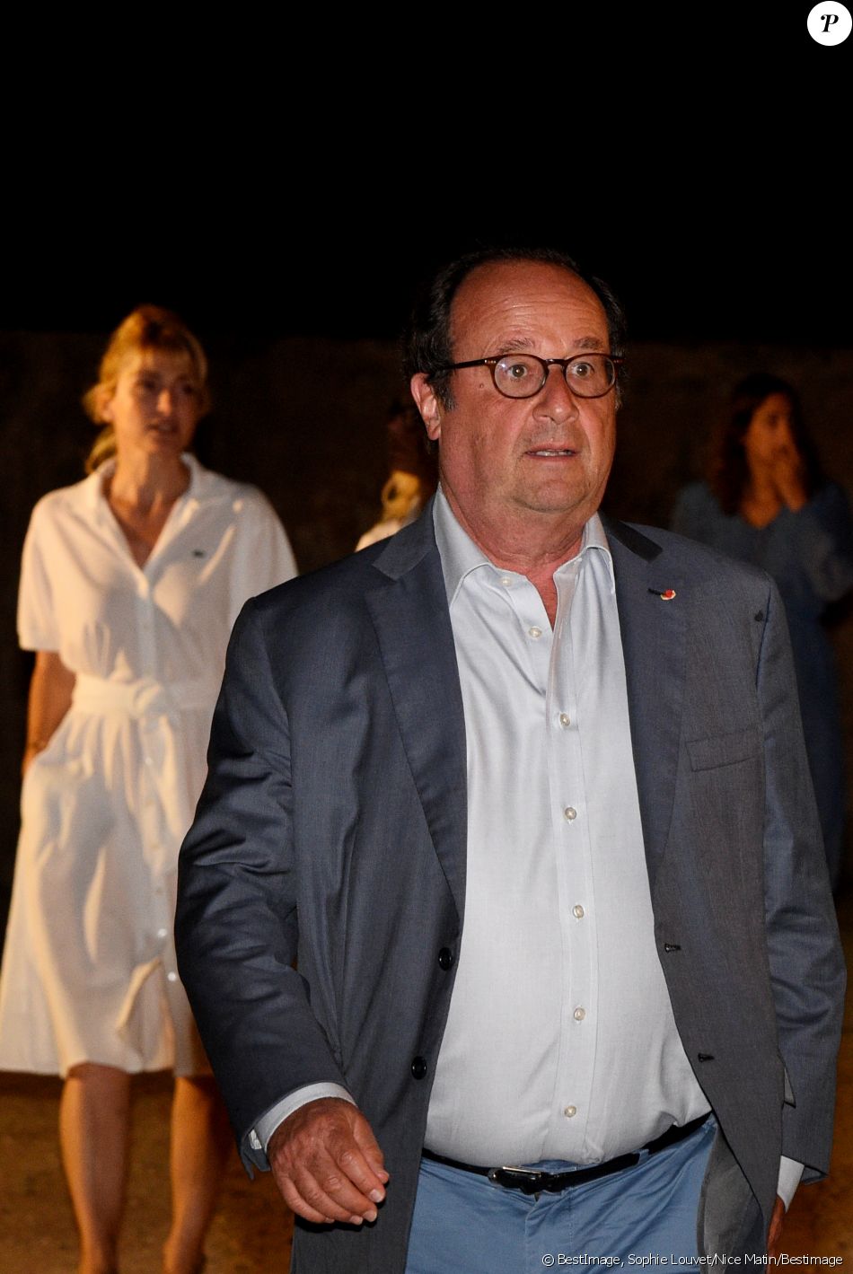 Semi-exclusif - François Hollande et sa compagne Julie ...