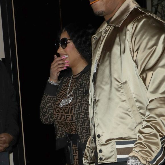 Nicki Minaj et son nouveau compagnon Kenneth "Zoo" Petty quittent l'hôtel Mandarin Oriental et se rendent à l'hôtel Royal Monceau à Paris le 8 mars 2019.