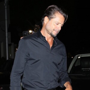 David Charvet est allé diner avec deux mystérieuses inconnues au restaurant Madeo à Beverly Hills, le 16 mai 2019.