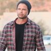 David Charvet sort, un verre à la main, d'une fête d'Halloween privée à Malibu, le 31 octobre 2018.