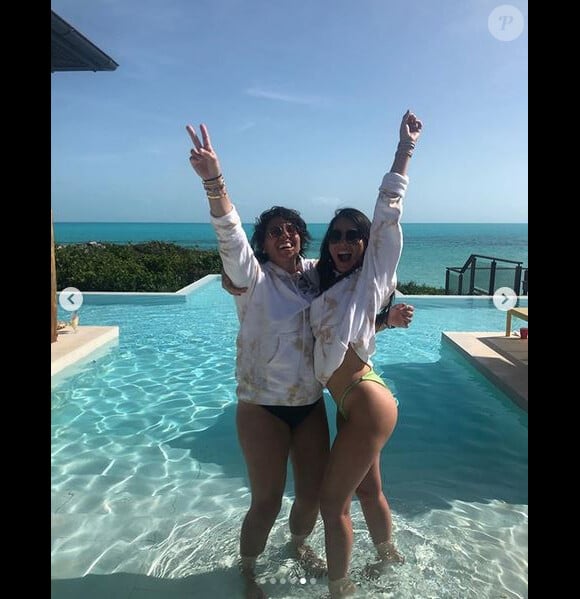 Stevie Clements et Olivia Munn aux îles Turques-et-Caïques. Juillet 2019.