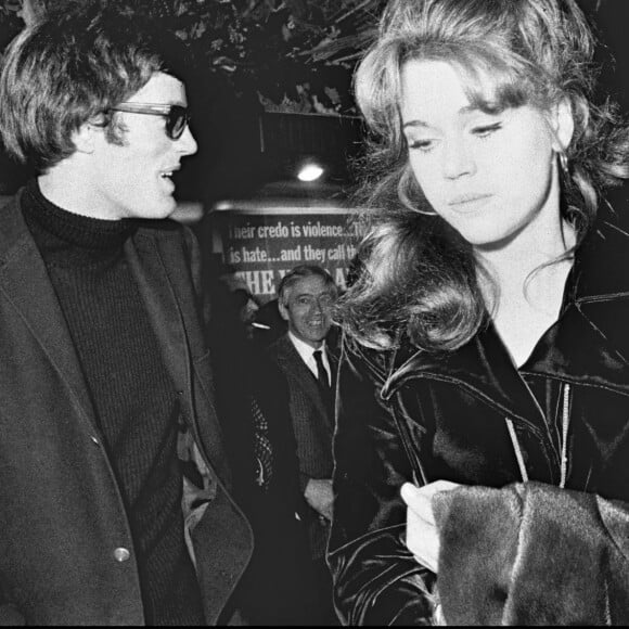 Peter Fonda et sa soeur Jane en 1966 à Paris