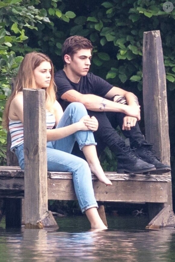 Exclusif - Hero Fiennes-Tiffin et Josephine Langford sur le tournage du film 'After' à Atlanta en Georgie. Basé sur la saga littéraire d'Anna Todd, le film relate la vie de Tessa, étudiante de 18 ans qui va tomber sous le charme du bad-boy Hardin. Le 7 aout 2018.