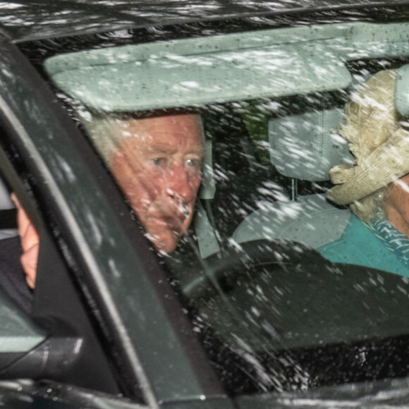 Le prince Charles, prince de Galles, et Camilla Parker Bowles, duchesse de Cornouailles, se rendent à la messe dominicale à l'église de Crathie, Écosse, Royaume Uni , le 18 août 2019.