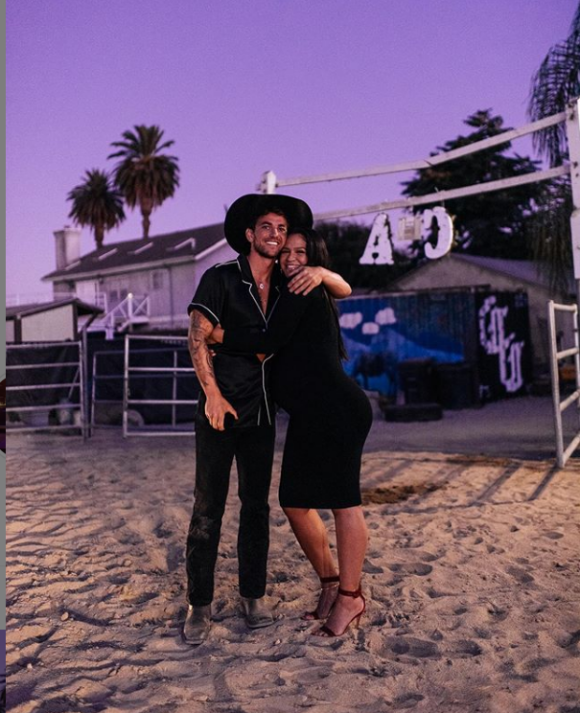 La chanteuse Cassie s'est fiancée à amoureux Alex Fine. Instagram, le 27 août 2019.