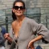 Katie Holmes et sa fille S. Cruise appellent un taxi après avoir fait une balade dans le quartier de Downtown Manhattan à New York, le 27 août 2019