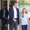 Le roi Felipe VI d'Espagne a rendu visite avec sa fille l'infante Sofia au roi Juan Carlos Ier d'Espagne, en convalescence à l'hôpital Quiron Salud de Madrid après un triple pontage coronarien, le 29 août 2019.