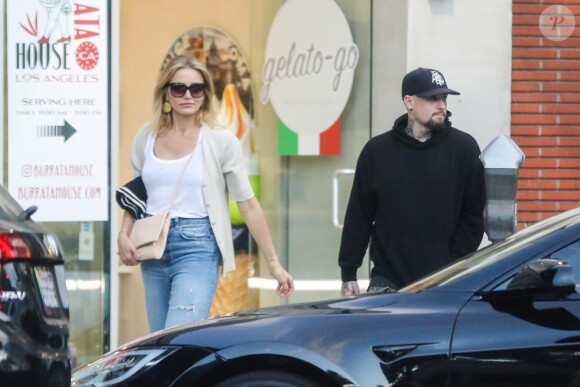 Exclusif - Cameron Diaz et son mari Benji Madden sont allés diner en amoureux au Urth Caffe dans le quartier de Beverly Hills à Los Angeles, le 30 juillet 2019