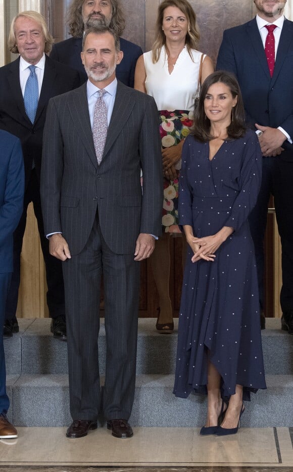 La reine Letizia et le roi Felipe VI d'Espagne recevaient le 3 septembre 2019 en audience, au palais de la Zaruela à Madrid, le comité directeur de l'Académie des Sciences et des Arts de la Télévision.