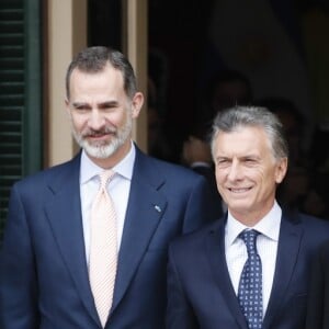 La reine Letizia d'Espagne et la première dame argentine Juliana Awada avec le roi Felipe VI et le président Mauricio Macri le 27 mars à Cordoba en Argentine.