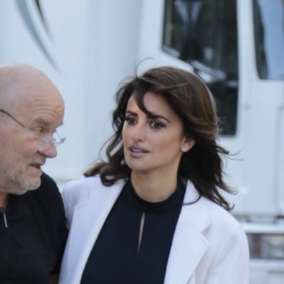 Penelope Cruz et Lily Collins en shooting photo pour Lancôme à Barcelone avec Peter Lindbergh le 12 juin 2017.