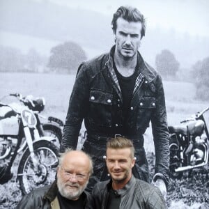 David Beckham, en présence du photographe Peter Lindbergh, a dédicacé son livre "Belstaff : Off Road/David Beckham" à New York. Le 9 septembre 2014.