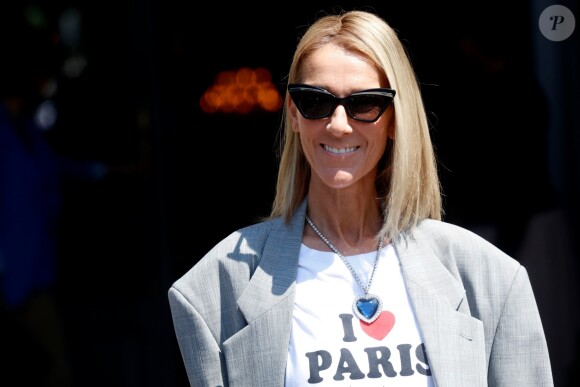 Celine Dion à la sortie de l'hôtel de Crillon à Paris pendant la fashion week Haute-Couture automne-hiver 2019/2020 le 3 juillet 2019.