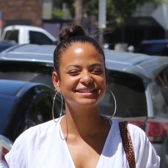Christina Milian enceinte va déjeuner avec des amis à Los Angeles le 6 septembre 2019.