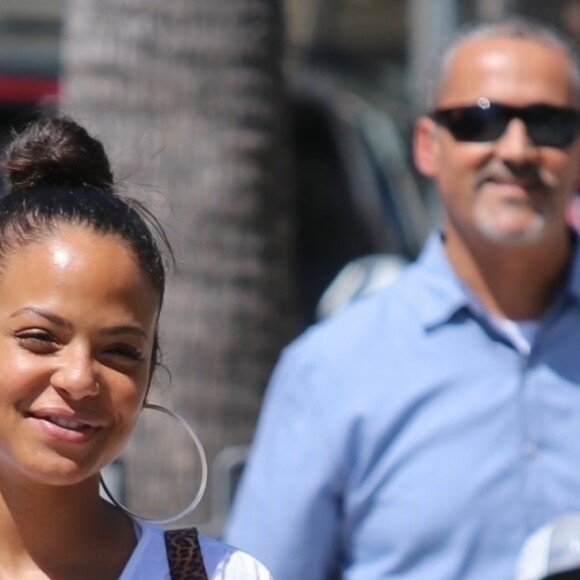 Christina Milian enceinte va déjeuner avec des amis à Los Angeles le 6 septembre 2019.