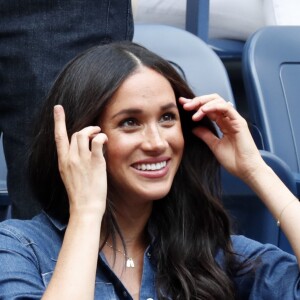 Meghan Markle, duchesse de Sussex, au côté de Anna Wintour, Venus Williams, Patrick Mouratoglou et Alexis Ohanian (le mari de S. Williams) dans les tribunes de la finale femme du tournoi de l'US Open 2019 opposant Serena Williams à Bianca Andreescu (3-6 / 5-7) au Billie Jean King National Tennis Center à New York, le 7 septembre 2019.