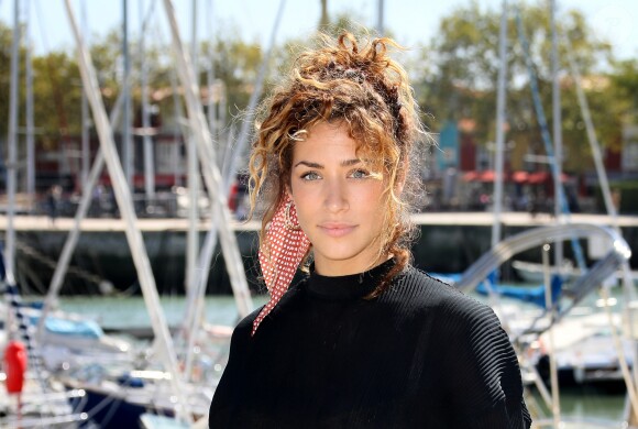 Manon Azem au photocall de la série "Prise au piège" lors de la 21ème édition du Festival de la Fiction TV de la Rochelle le 12 septembre 2019. © Patrick Bernard / Bestimage
