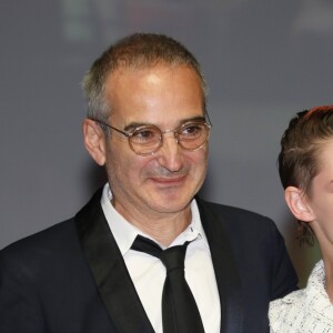 Olivier Assayas - Kristen Stewart reçoit le 'Deauville talent award' sur scène avant la projection de 'Seberg' pendant le 45ème festival du Cinéma Américain de Deauville le 13 Septembre 2019. © Denis Guignebourg / Bestimage