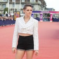 Kristen Stewart, star à Deauville : petit short sur le tapis rouge