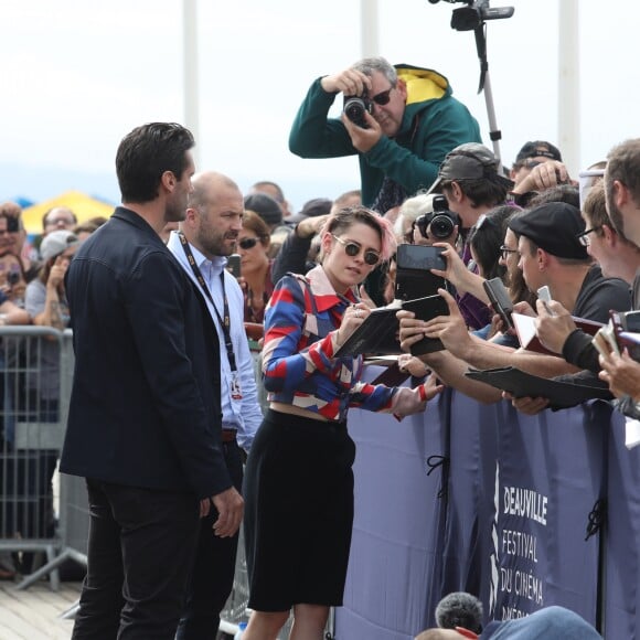 Kristen Stewart inaugure sa cabine sur les planches lors du 45éme festival du Cinéma Américain de Deauville, le 13 septembre 2019. ©Denis Guignebourg / Bestimage