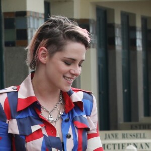 Kristen Stewart inaugure sa cabine sur les planches lors du 45éme festival du Cinéma Américain de Deauville, le 13 septembre 2019. ©Denis Guignebourg / Bestimage