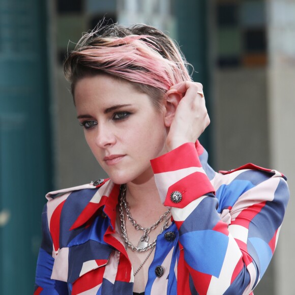Kristen Stewart inaugure sa cabine sur les planches lors du 45éme festival du Cinéma Américain de Deauville, le 13 septembre 2019. ©Denis Guignebourg / Bestimage