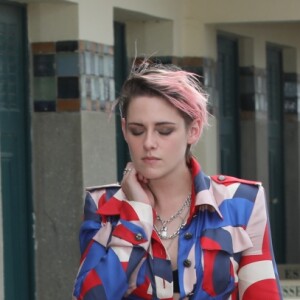 Kristen Stewart inaugure sa cabine sur les planches lors du 45éme festival du Cinéma Américain de Deauville, le 13 septembre 2019. ©Denis Guignebourg / Bestimage