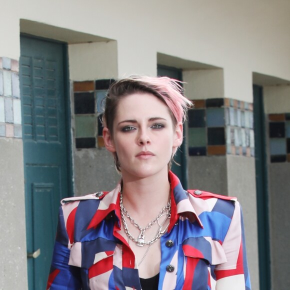 Kristen Stewart inaugure sa cabine sur les planches lors du 45éme festival du Cinéma Américain de Deauville, le 13 septembre 2019. ©Denis Guignebourg / Bestimage