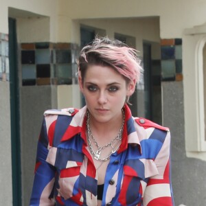 Kristen Stewart inaugure sa cabine sur les planches lors du 45éme festival du Cinéma Américain de Deauville, le 13 septembre 2019. ©Denis Guignebourg / Bestimage