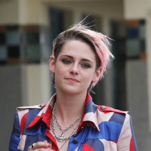 Kristen Stewart inaugure sa cabine sur les planches lors du 45éme festival du Cinéma Américain de Deauville, le 13 septembre 2019. ©Denis Guignebourg / Bestimage