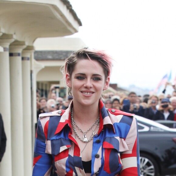 Kristen Stewart inaugure sa cabine sur les planches lors du 45éme festival du Cinéma Américain de Deauville, le 13 septembre 2019. ©Denis Guignebourg / Bestimage