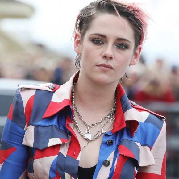 Kristen Stewart inaugure sa cabine sur les planches lors du 45éme festival du Cinéma Américain de Deauville, le 13 septembre 2019. ©Denis Guignebourg / Bestimage