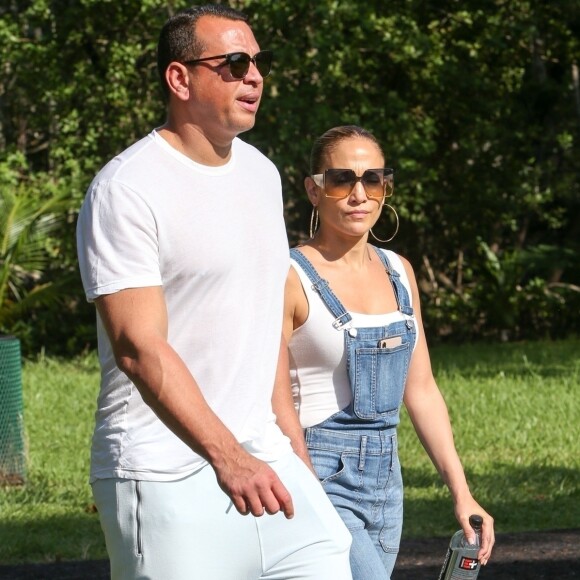 Jennifer Lopez, Alex Rodriguez - Jennifer Lopez et Marc Anthony se retrouvent pour soutenir leur fille E. Marbiel Muñiz lors d'une course de l'école à Miami, le 18 septembre 2019.