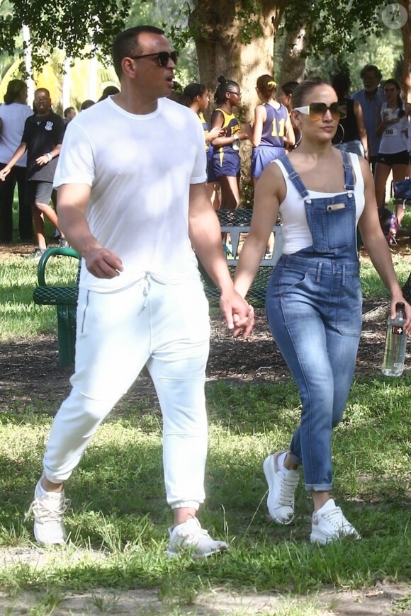 Jennifer Lopez, Alex Rodriguez - Jennifer Lopez et Marc Anthony se retrouvent pour soutenir leur fille E. Marbiel Muñiz lors d'une course de l'école à Miami, le 18 septembre 2019.