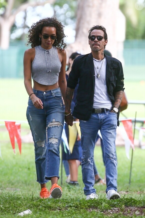 Marc Anthony, Raffaella Modugno - Jennifer Lopez et Marc Anthony se retrouvent pour soutenir leur fille E. Marbiel Muñiz lors d'une course de l'école à Miami, le 18 septembre 2019.