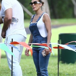 Jennifer Lopez et Marc Anthony se retrouvent pour soutenir leur fille E. Marbiel Muñiz lors d'une course de l'école à Miami, le 18 septembre 2019.